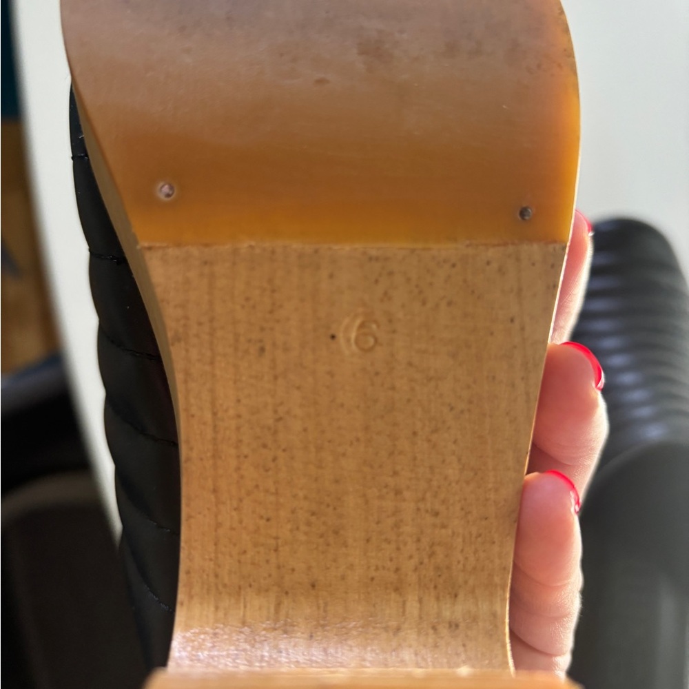 Belkina Ribbed Clog in Black - Picture 6 of 6